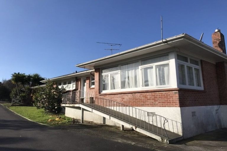 Photo of property in 33 Estuary Road, Weymouth, Auckland, 2103