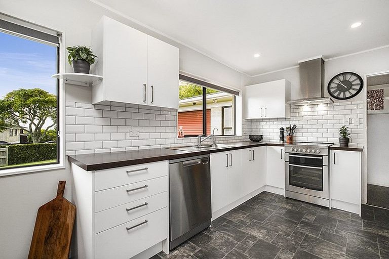 Photo of property in 163 Wellington Street, Pukekohe, 2120