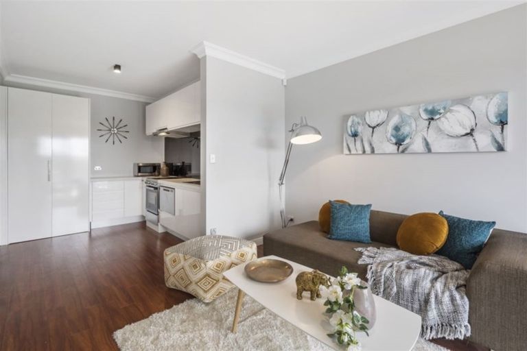 Photo of property in 137 West Hoe Heights, Orewa, 0931