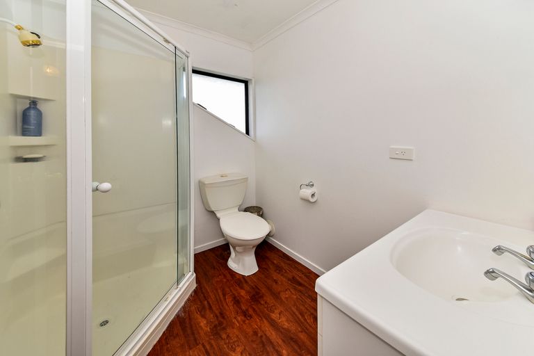 Photo of property in 28a Hoylake Place, Wattle Downs, Auckland, 2103