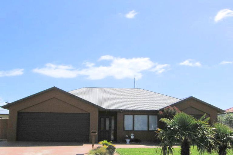 Photo of property in 4 Madeleine Terrace, Papamoa Beach, Papamoa, 3118