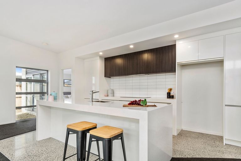 Photo of property in 10 Cassinia Close, Papamoa Beach, Papamoa, 3118