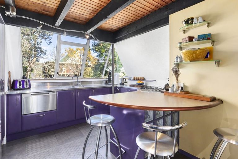 Photo of property in 20 Amapur Drive, Khandallah, Wellington, 6035