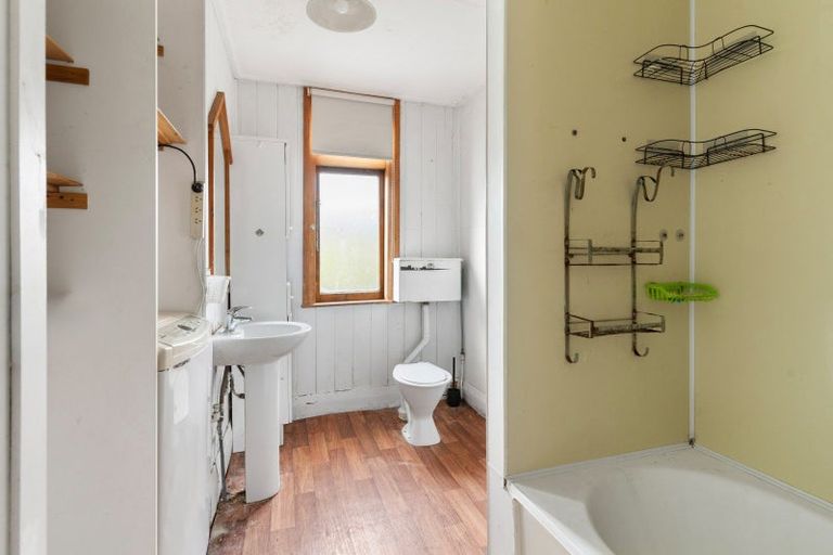 Photo of property in 30 Cambridge Terrace, Masterton, 5810