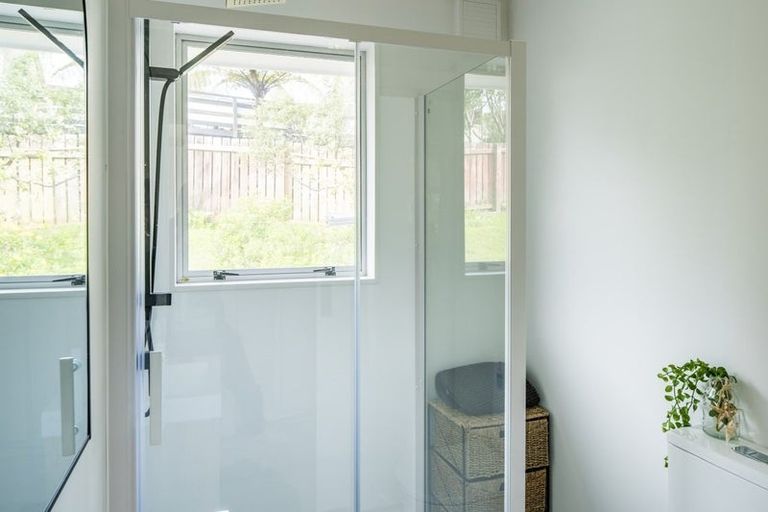 Photo of property in 1/8 Azimuth Place, Whitby, Porirua, 5024