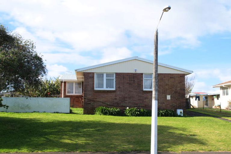 Photo of property in 6 Chine Place, Favona, Auckland, 2024