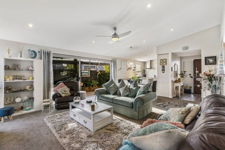 Photo of property in 4 Westhill Lane, Papamoa Beach, Papamoa, 3118