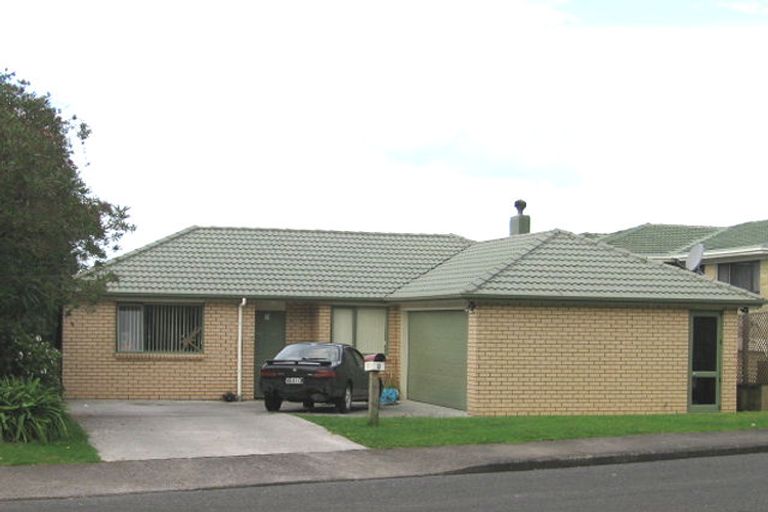 Photo of property in 6 Widmore Drive, Massey, Auckland, 0614