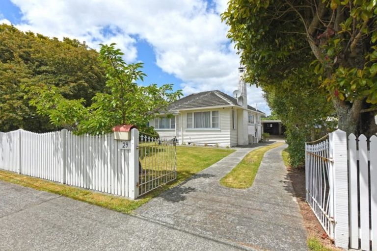 Photo of property in 29 Oxford Crescent, Ebdentown, Upper Hutt, 5018