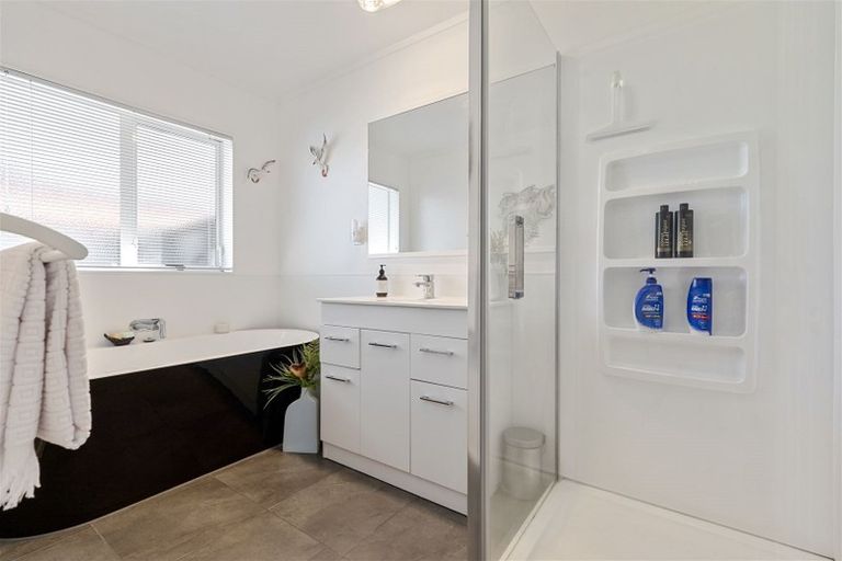 Photo of property in 54 Santa Monica Drive, Papamoa Beach, Papamoa, 3118