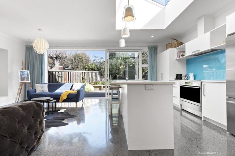 Photo of property in 55 Palm Avenue, Lyall Bay, Wellington, 6022