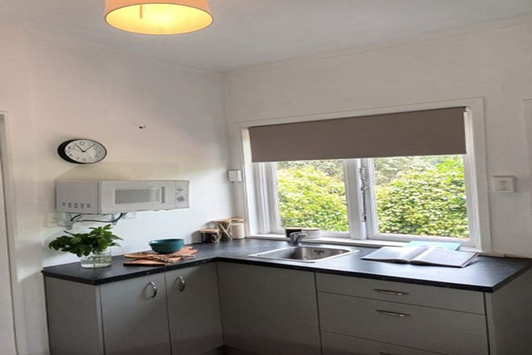 Photo of property in 34 Moana Road, Kelburn, Wellington, 6012