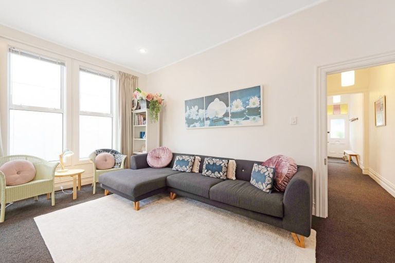 Photo of property in 28 Stanley Street, Berhampore, Wellington, 6023