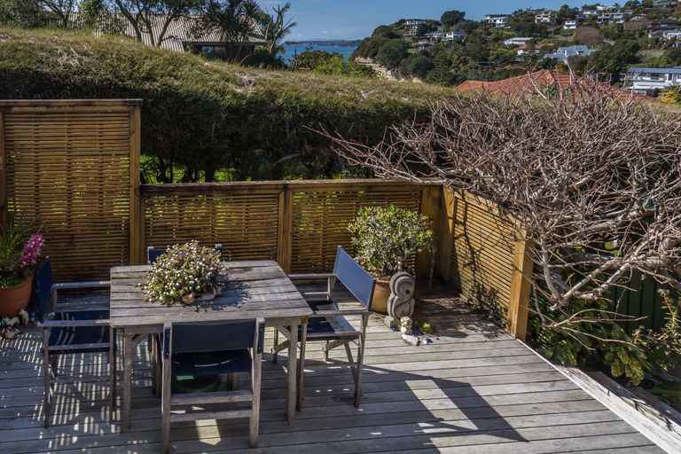 Photo of property in 3 Elgin Place, Red Beach, 0932