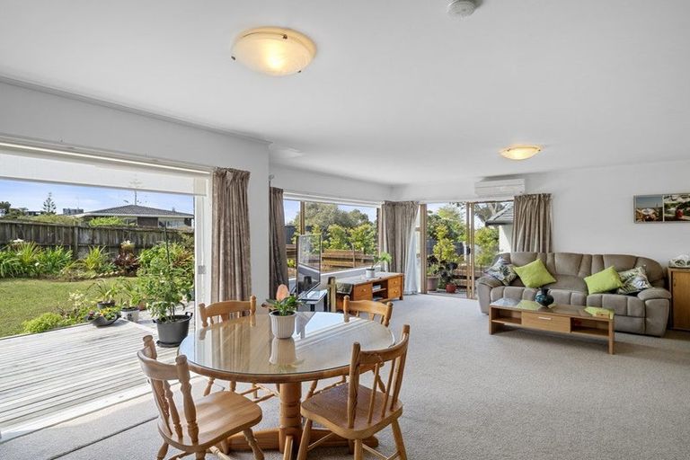 Photo of property in 85 Weatherly Road, Torbay, Auckland, 0630
