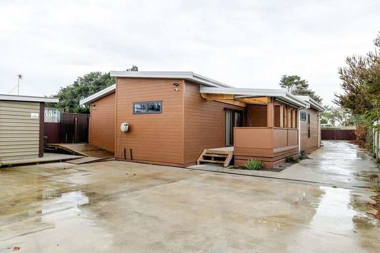 Photo of property in 71 Punga Street, Tangimoana, 4822