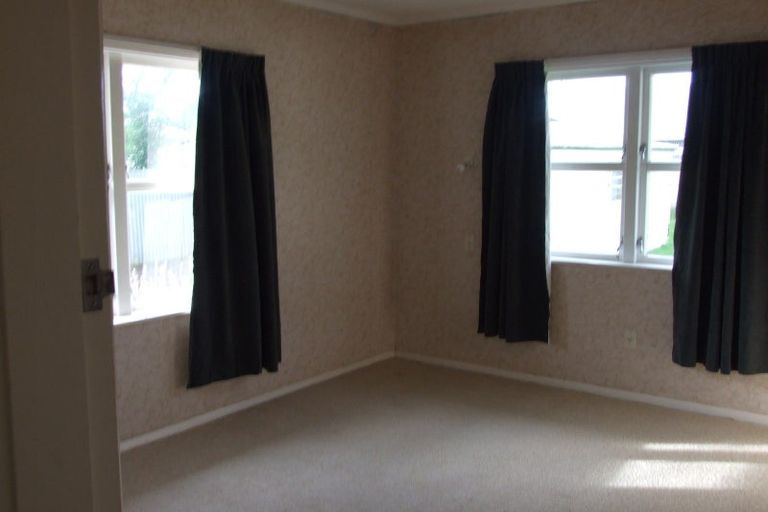 Photo of property in 4 Galway Avenue, Hokowhitu, Palmerston North, 4410