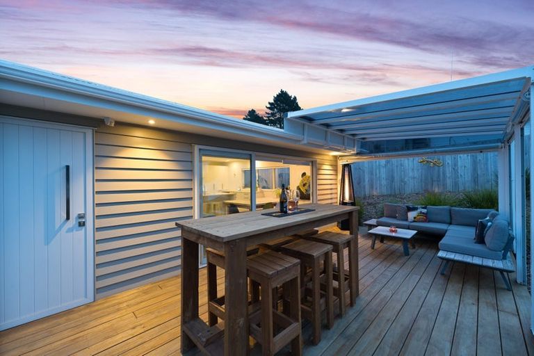 Photo of property in 17 Rauta Way, Helensville, 0800