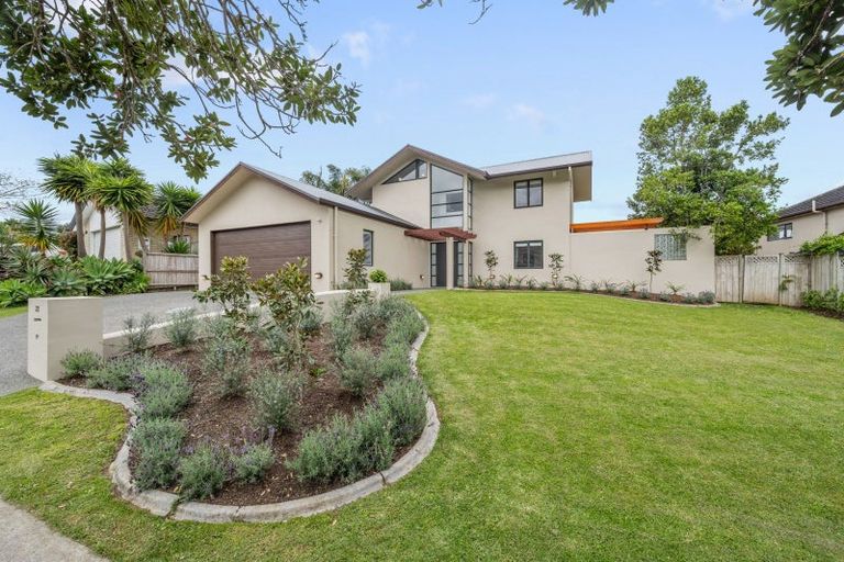 Photo of property in 37 Westerham Drive, Dannemora, Auckland, 2016