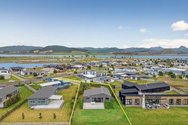 Photo of property in 129 Ngaio Drive, Matarangi, Whitianga, 3592