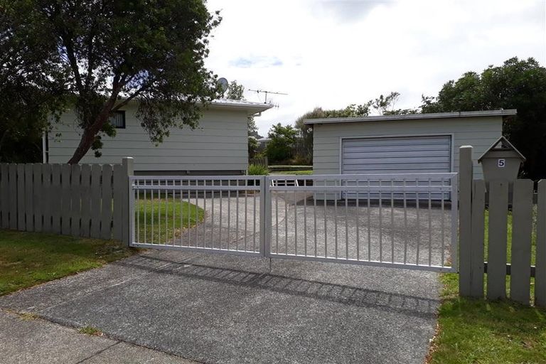 Photo of property in 5 Ruby Place, Pukehangi, Rotorua, 3015