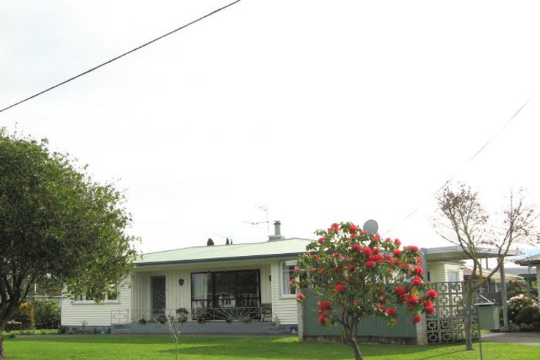 Photo of property in 1 Elizabeth Place, Clive, 4102