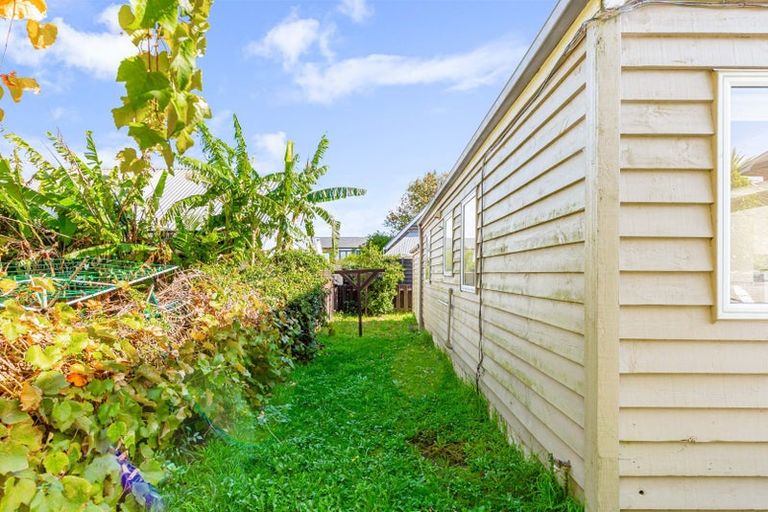 Photo of property in 2/32 Moana Avenue, Onehunga, Auckland, 1061