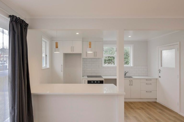 Photo of property in 72b Swaffield Road, Papatoetoe, Auckland, 2025