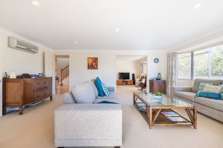 Photo of property in 54a Mcfadzean Drive, Blockhouse Bay, Auckland, 0600