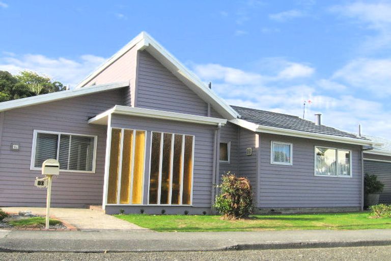 Photo of property in 10 Paddington Grove, Karori, Wellington, 6012