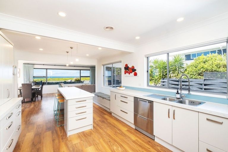 Photo of property in 60 Le Quesne Road, Bay View, Napier, 4104