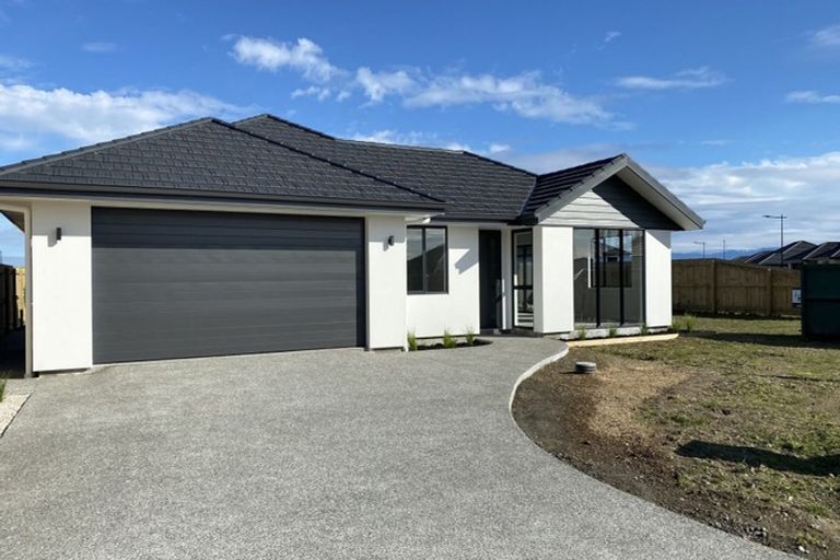 Photo of property in 14 Feltham Street, Hunterville, 4730