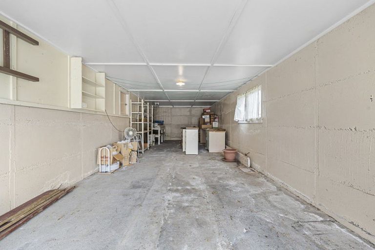 Photo of property in 8 Kelvin Place, Westown, New Plymouth, 4310