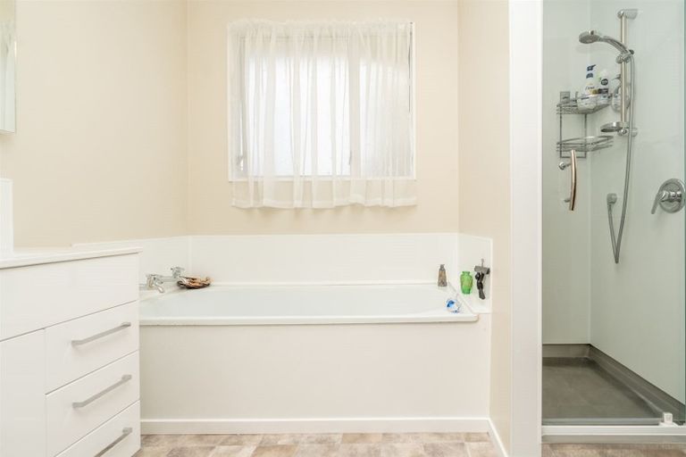 Photo of property in 13 Lansdowne Crescent, Glenview, Hamilton, 3206