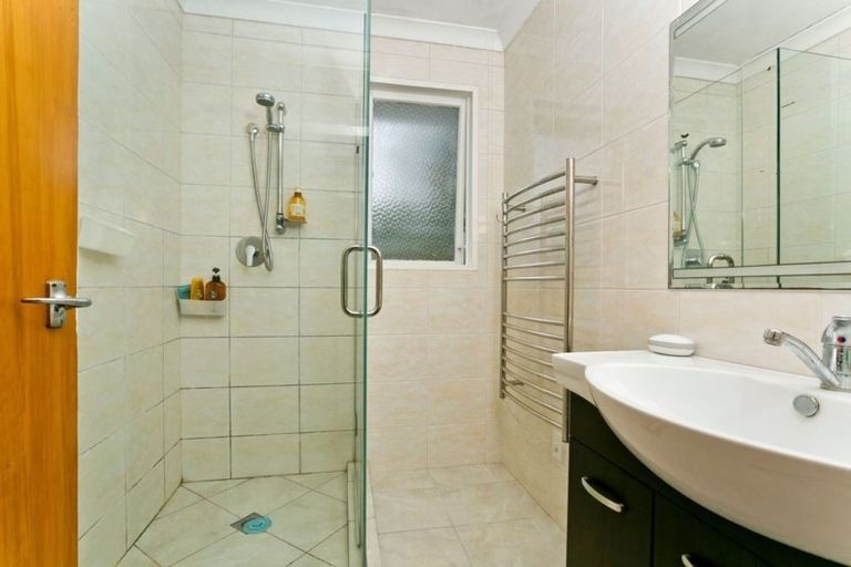 Photo of property in 12 Cassia Place, Sunnynook, Auckland, 0620