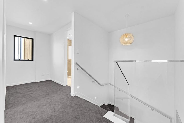 Photo of property in 2 Irwin Lane, Windsor Park, 0632