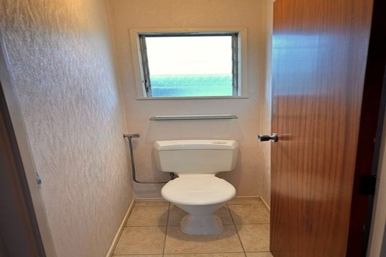 Photo of property in 30 Jade Avenue, Pakuranga Heights, Auckland, 2010