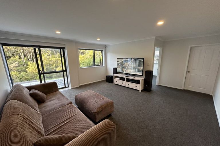 Photo of property in 1 Fernbank Lane, Greenhithe, Auckland, 0632
