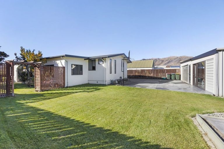 Photo of property in 102 Neplusultra Street, Cromwell, 9310