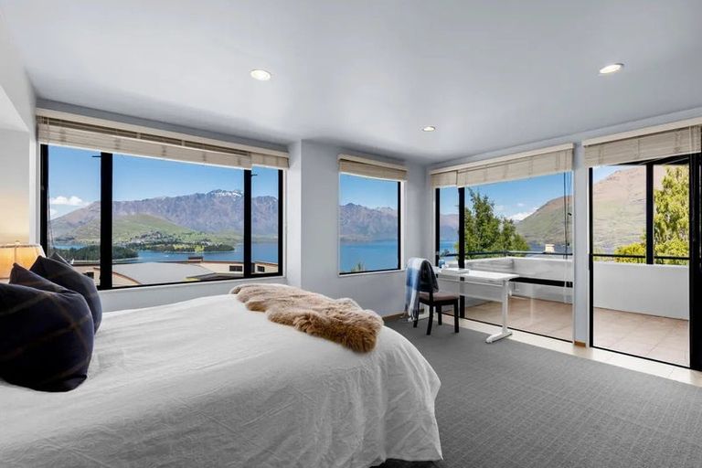 Photo of property in 1-3/1 Matakauri Place, Fernhill, Queenstown, 9300