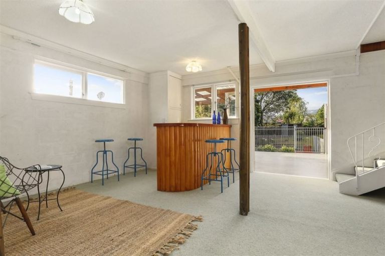 Photo of property in 14 Fowey Avenue, Te Atatu South, Auckland, 0610