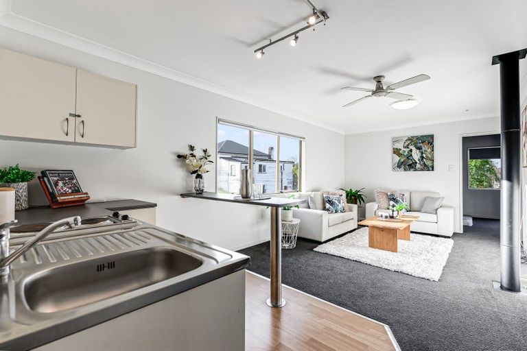 Photo of property in 27a Windsor Road, Maeroa, Hamilton, 3200