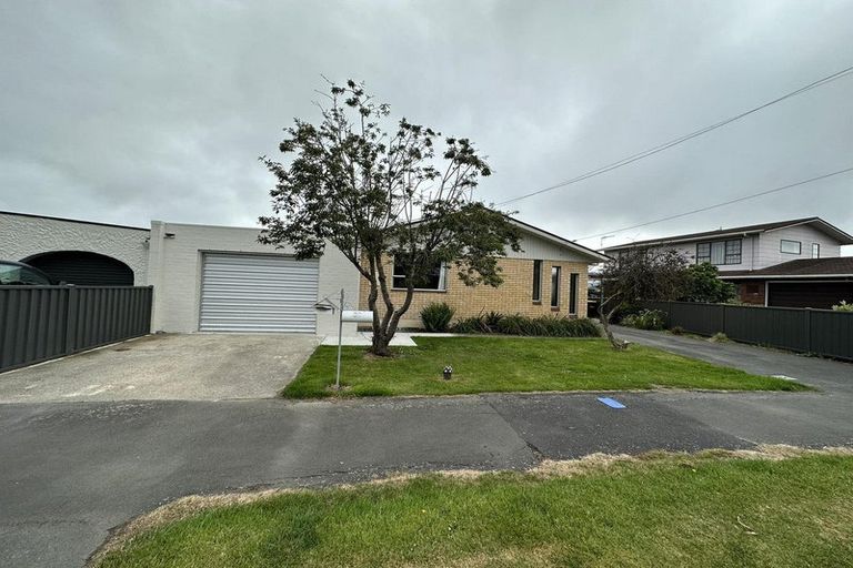 Photo of property in 39 Severn Street, Green Island, Dunedin, 9018