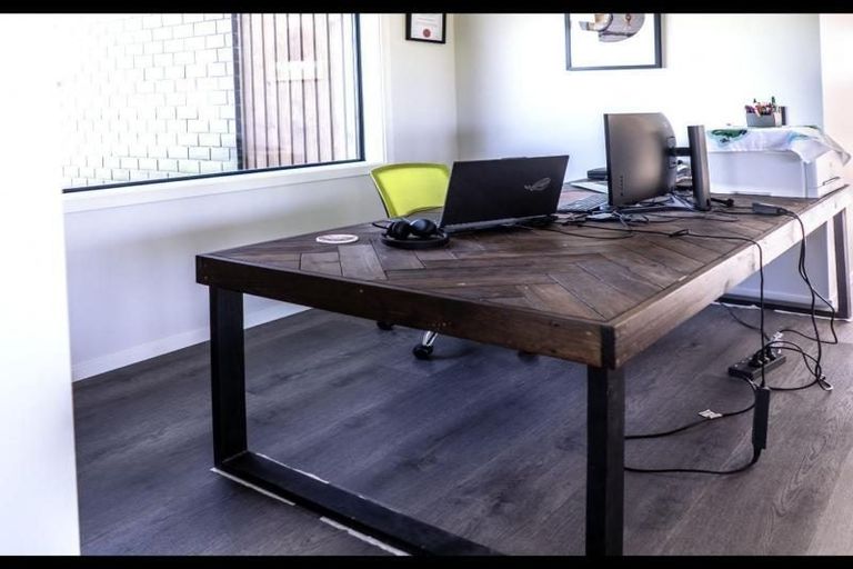 Photo of property in 5 Te Ara Karoiroa Road, Hurford, New Plymouth, 4374