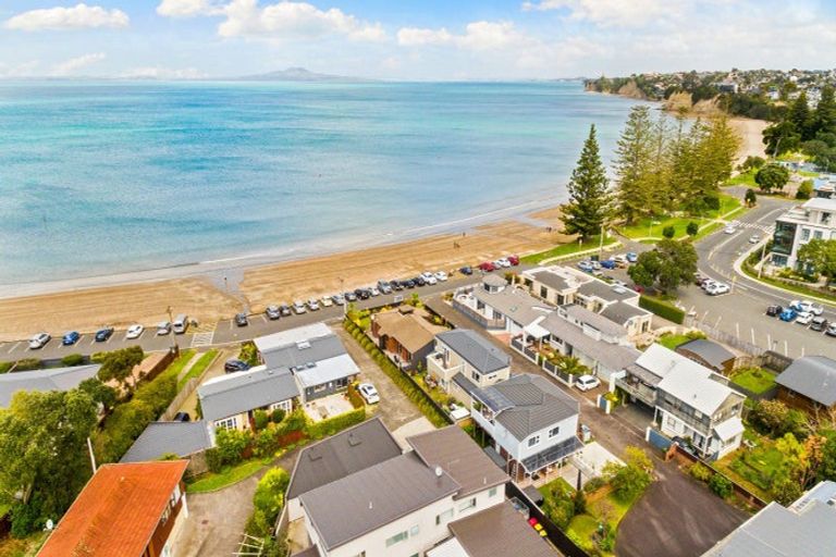 Photo of property in 1/28 Manly Esplanade, Browns Bay, Auckland, 0630