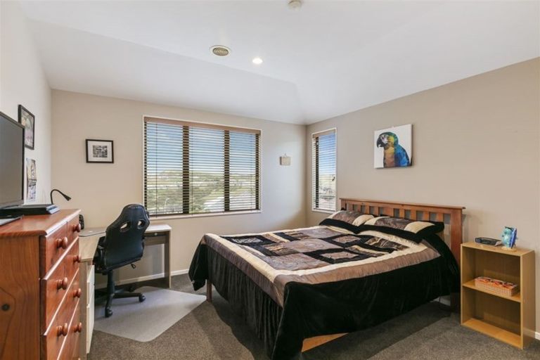 Photo of property in 9 Neston Grove, Churton Park, Wellington, 6037