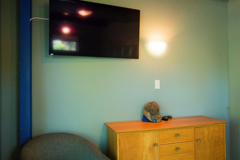 Photo of property in 13 Kotare Place, South Bay, Kaikoura, 7300