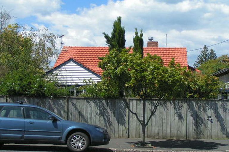 Photo of property in 41 Queen Street, Northcote Point, Auckland, 0627