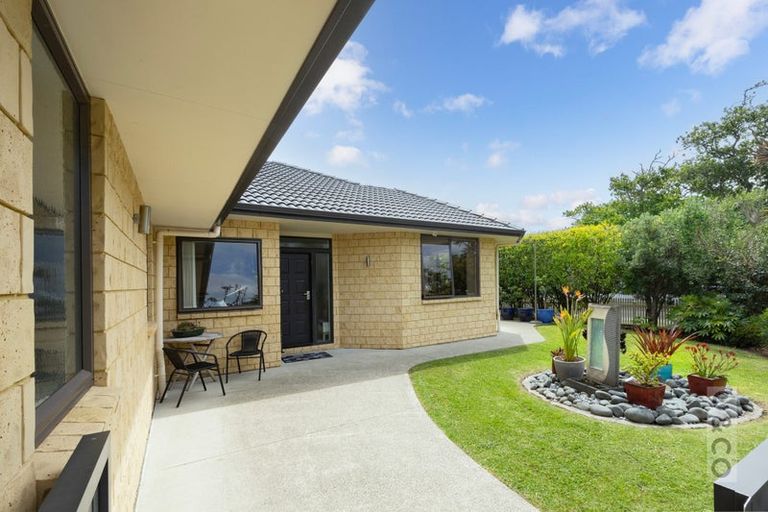 Photo of property in 2 Orchard Lane, Huapai, Kumeu, 0810