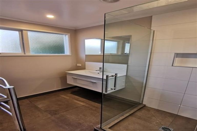 Photo of property in 11 Freyberg Place, Howick, Auckland, 2014